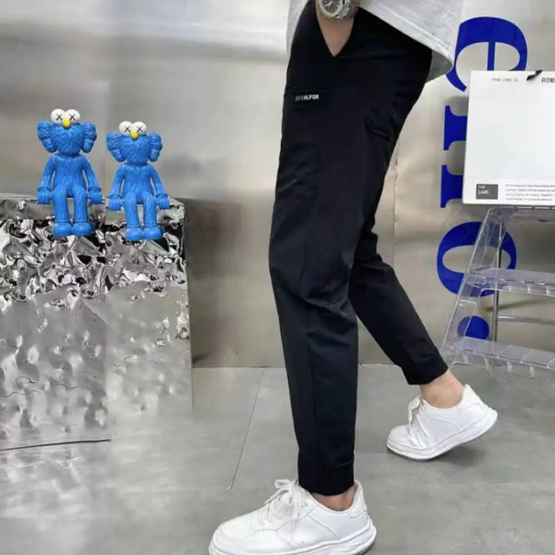 Pantalón cargo cómodo con gran capacidad de almacenamiento